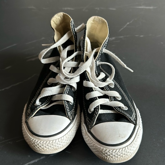Great condition. Converse. - Picture 1 of 3